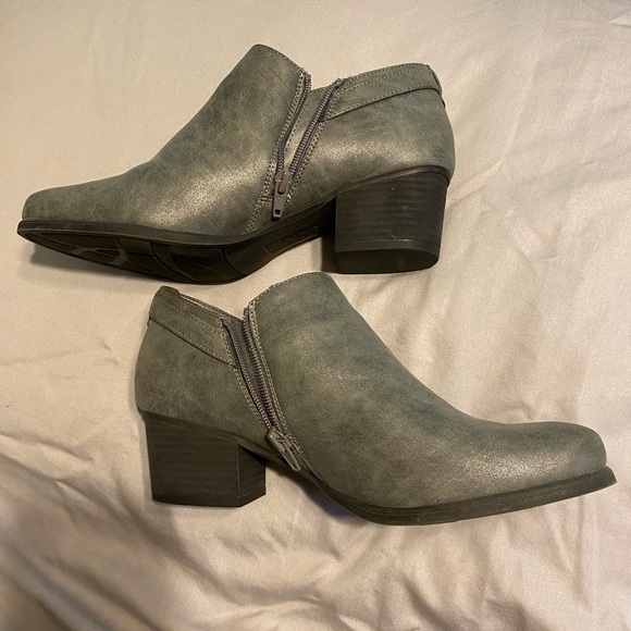 Ladies size 10 Naturalizer Soul gray booties - Picture 3 of 7